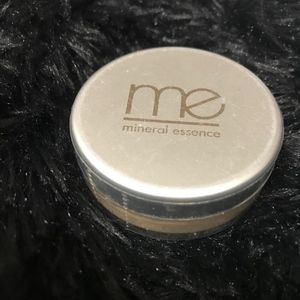 Mineral Essence Foundation